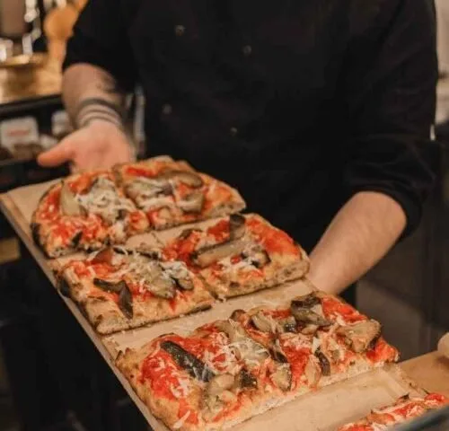Pizza-alla-pala-Tata-Mama-Siena-qmqovsrh5h9cm6a496rt9pqs3z8q9srza1mo3dsm88